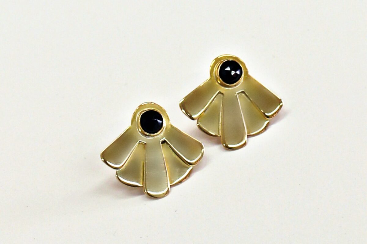 Boucles Art Déco avec serti Onyx - www.apprendre-la-bijouterie.com
