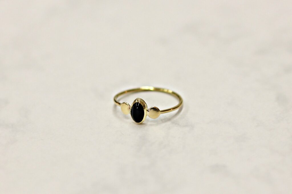 Bague Onyx sur www.apprendre-la-bijouterie.com