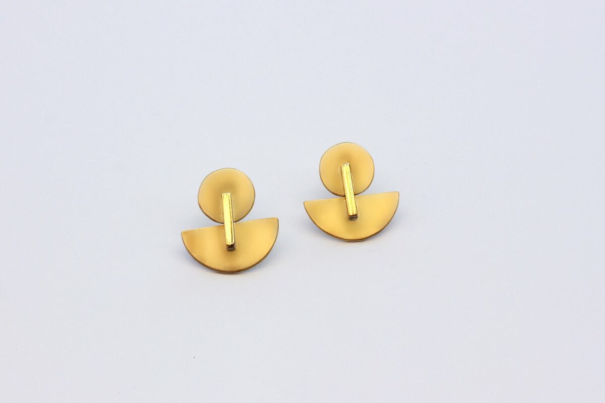 Boucles d'oreilles façon "Kandinski" - Retrouvez les étapes de la réalisation de ces boucles sur www.apprendre-la-bijouterie.com