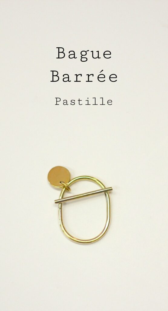 Bague Barrée et pastille - une création à retrouver en images sur www.apprendre-la-bijouterie.com