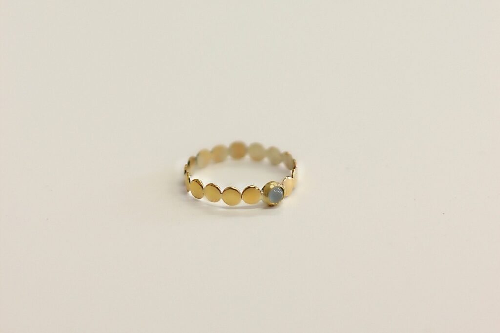 Bague Pointilleuse serti Aigue Marine - Découvrez les étapes de sa fabrication sur www.apprendre-la-bijouterie.com