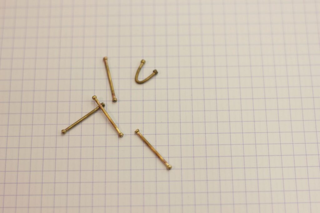 Broche Pissenlit - les étapes de sa création sont à retrouver sur www.apprendre-la-bijouterie.com