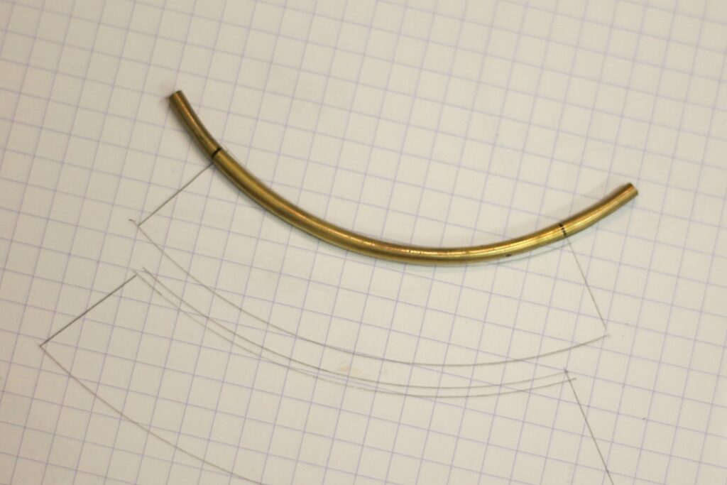 Collier Plastron Afro - Découvrez les étapes de sa réalisation sur www.apprendre-la-bijouterie.com