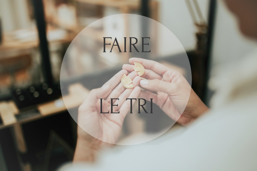 Savoir faire le tri est essentiel dans son processus de création d'une collection de bijoux : pour en savoir plus, rendez-vous sur le blog www.apprendre-la-bijouterie.com !