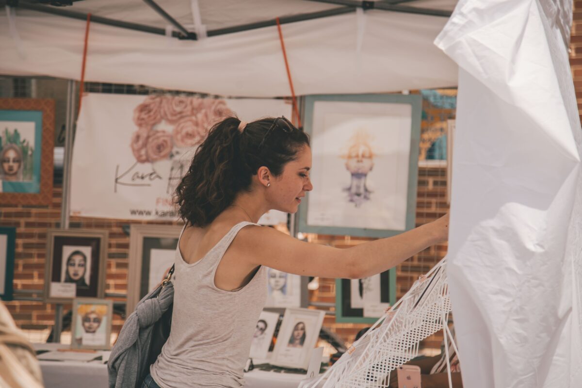 10 astuces pour mieux vendre sur les marchés de créateurs