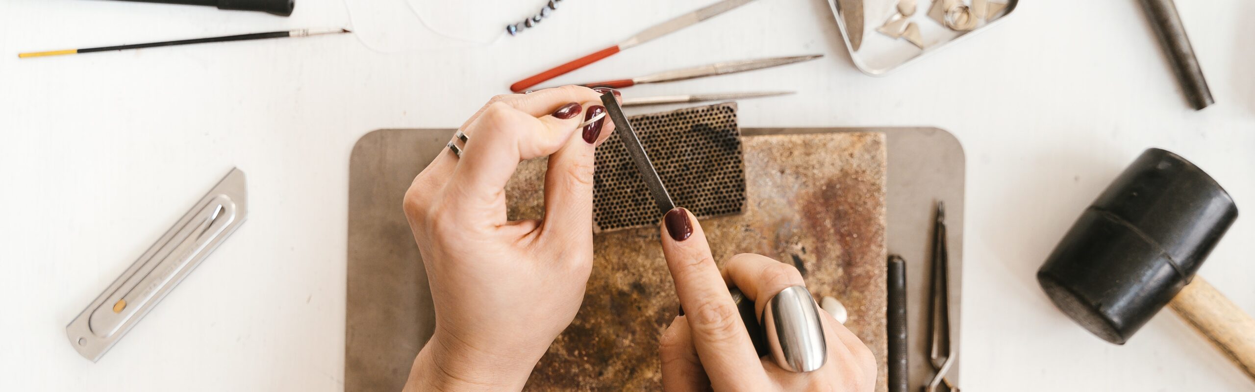 Comment fabriquer des bijoux en Gold Filled ? Peut on découper, limer ou braser le Gold Filled ?